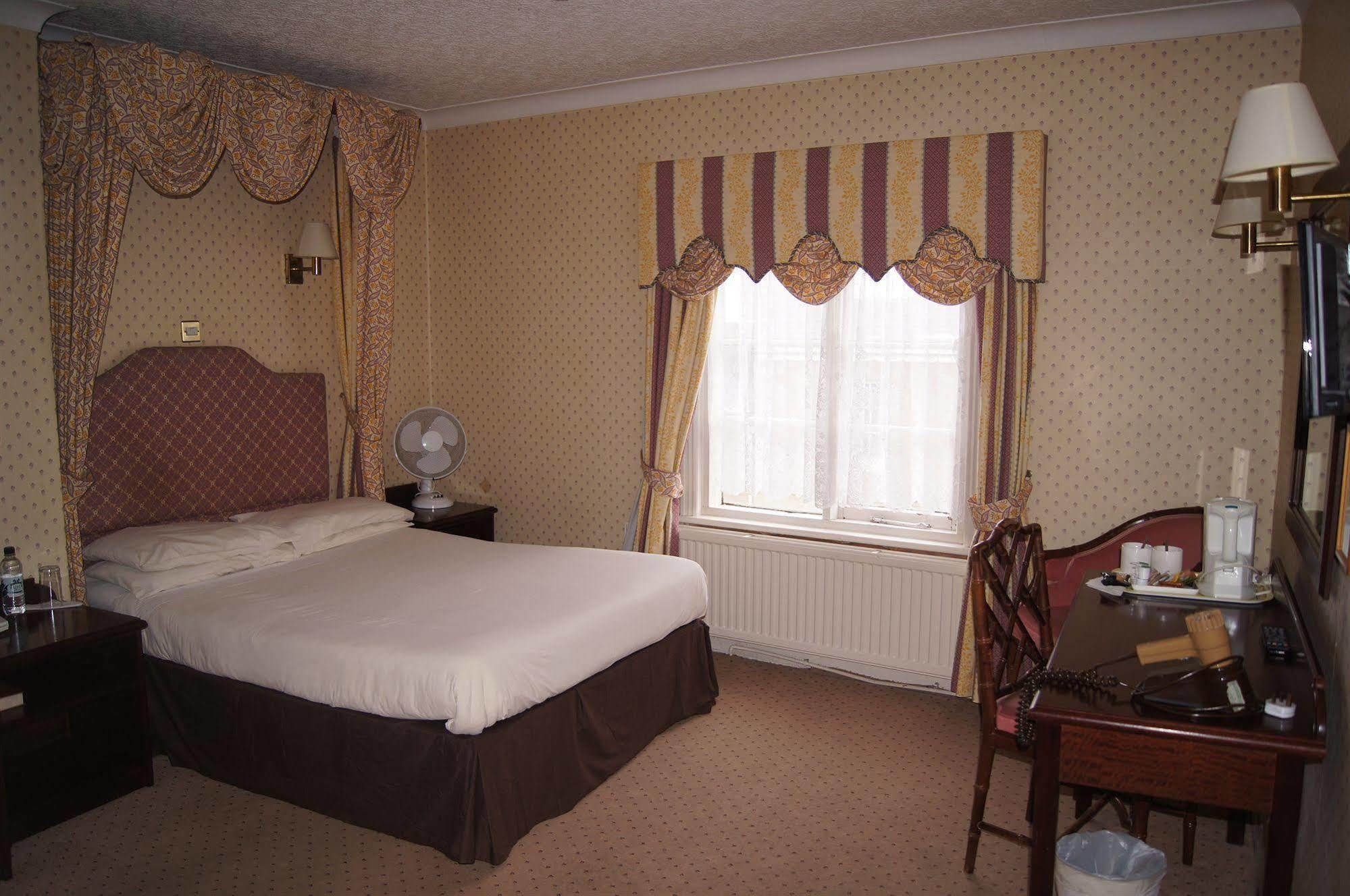 Castle Hotel Тамуърт Екстериор снимка